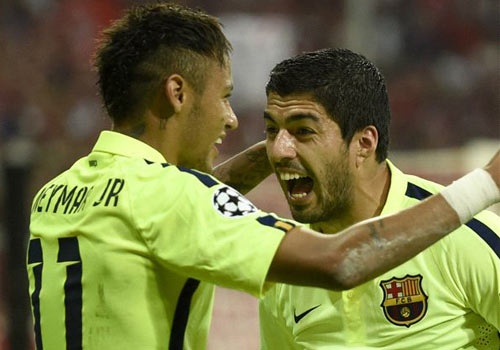 Vuot qua Bayern, HLV Enrique nghi den cu an ba cung Barca hinh anh
