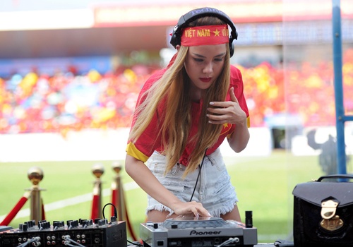 DJ Myno, Van Mai Huong khuay dong khong khi san Cam Pha hinh anh