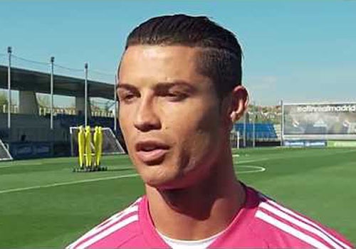 Ronaldo gui loi chuc may man toi Gerrard hinh anh