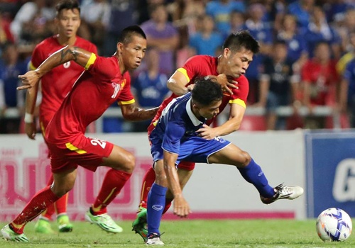 Thoi quen vao bong tho bao khien DTVN tra gia hinh anh