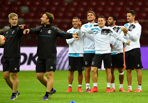 Sevilla truoc co hoi lap ky luc vo dich Europa League hinh anh