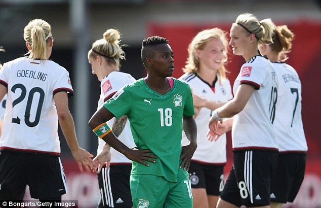 Tuyen nu Duc thang 10-0 truoc Bo Bien Nga hinh anh