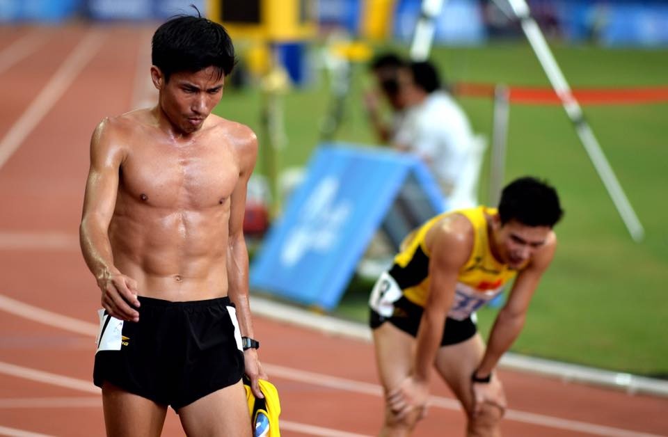 Nguyen Van Lai non khan khi no luc pha ky luc SEA Games hinh anh