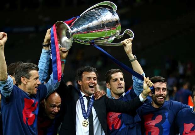 Barcelona thuong HLV Enrique hop dong moi hinh anh