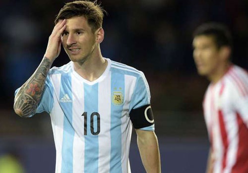 Diem tin: Messi tu choi nhan giai cau thu hay nhat tran hinh anh
