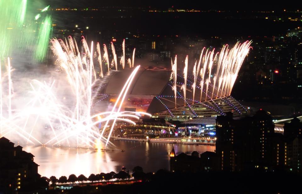 DJ noi tieng khuay dong khong khi le be mac SEA Games 28 hinh anh