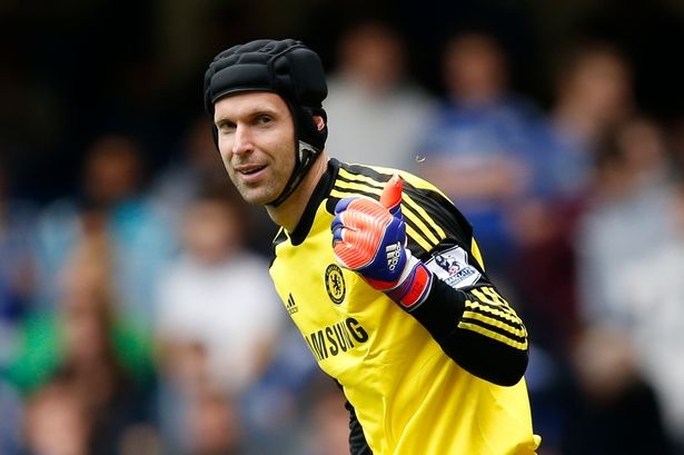 Chuyen nhuong 17/6: Petr Cech muon khoac ao Arsenal hinh anh