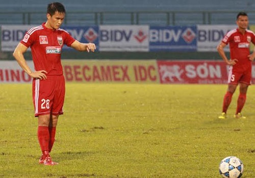 Danh bai SLNA 2-1, B.Binh Duong vao ban ket cup quoc gia hinh anh