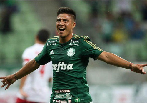 Pha chuyen bong doc dao trong tran dau o Brazil hinh anh