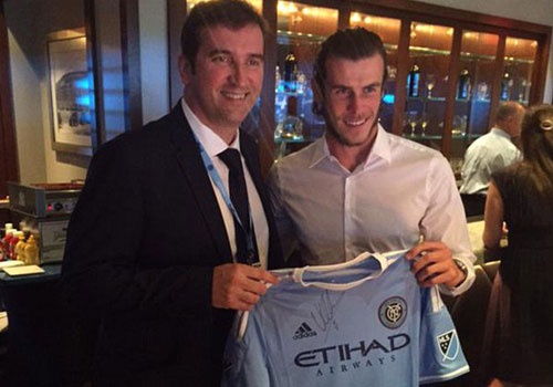 Gareth Bale khoe anh chup cung Giam doc dieu hanh Man City hinh anh