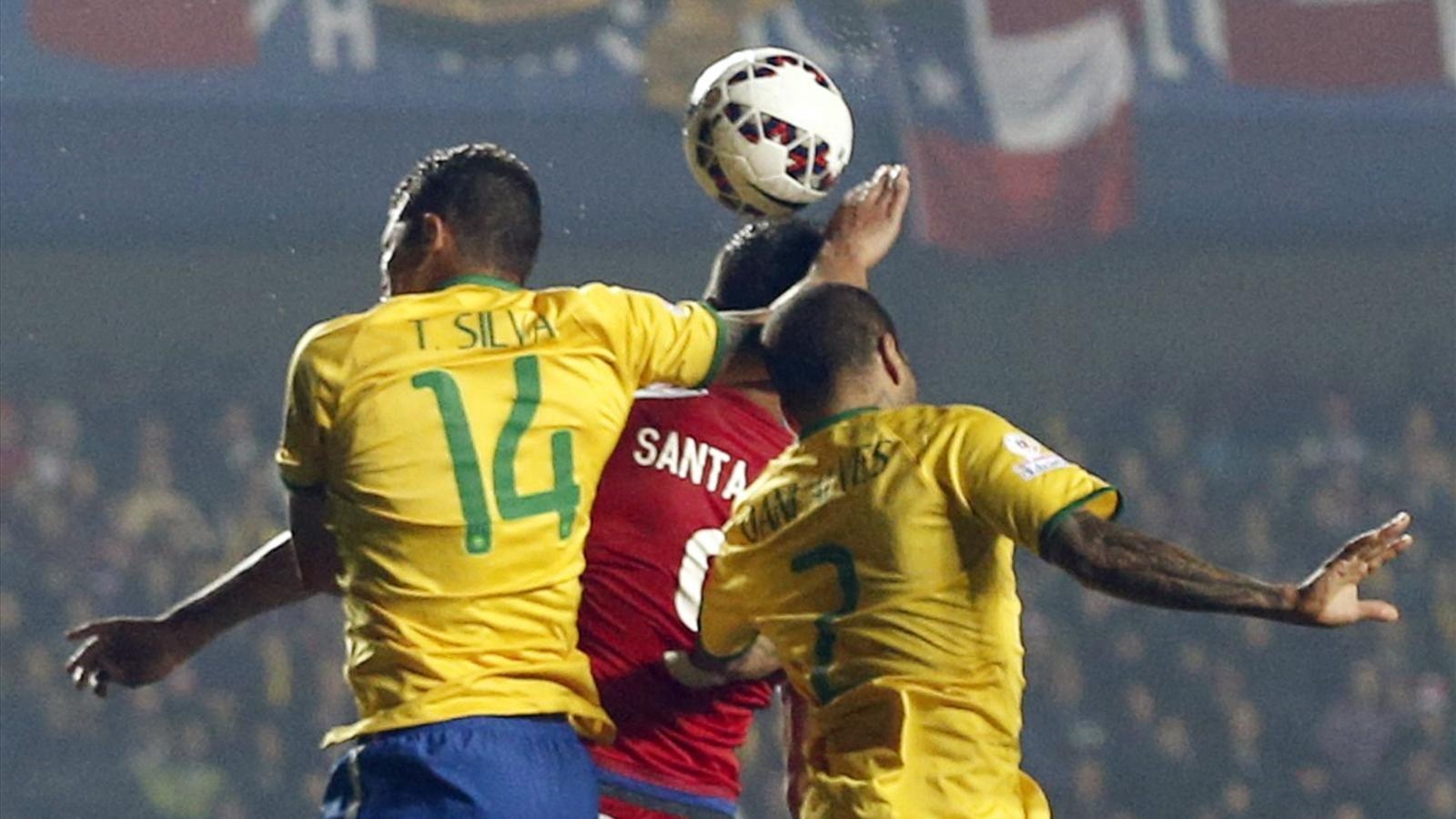 Thiago Silva chiu su chi trich cua dong doi hinh anh