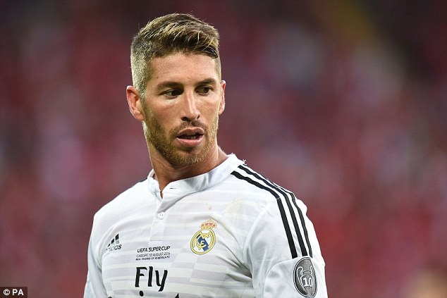 Sergio Ramos mong muon khoac ao M.U hinh anh