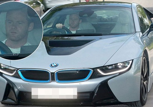 Dan sao M.U lai xe sang den san tap trong ngay hoi quan hinh anh