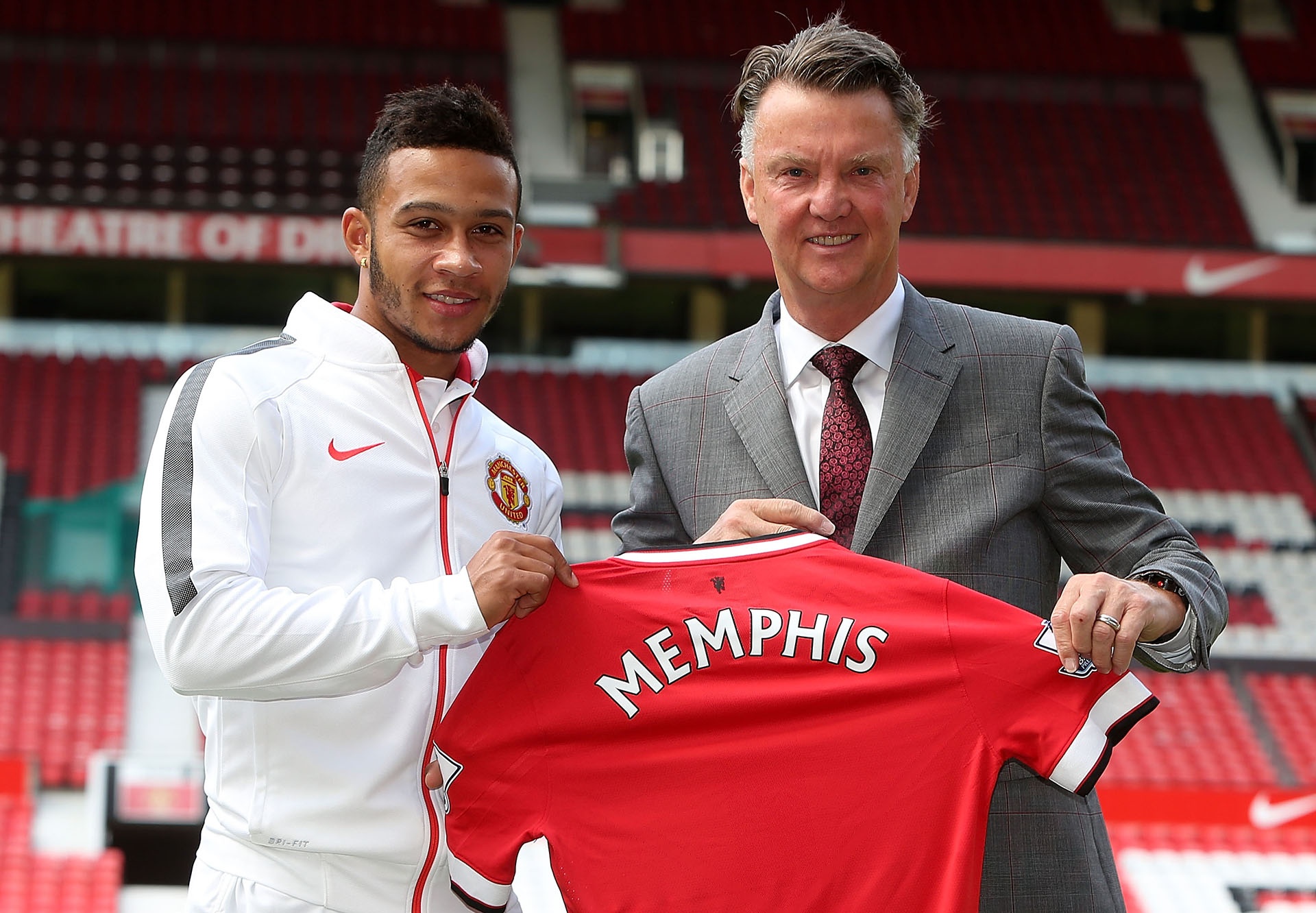 Depay khong muon bi dem so sanh voi Ronaldo hinh anh