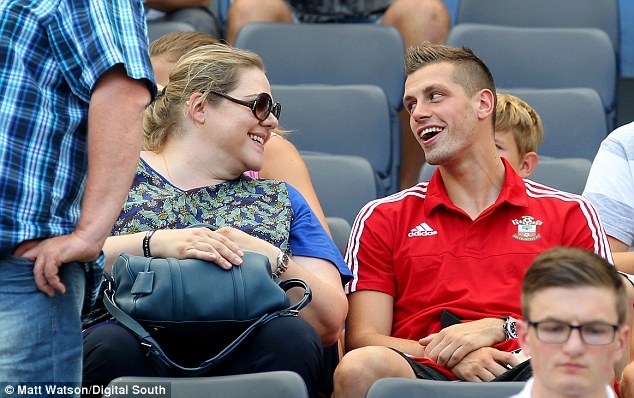 M.U chieu mo thanh cong Schneiderlin hinh anh