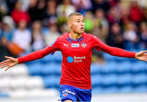 Pha ghi ban dep mat cua quy tu nha Henrik Larsson hinh anh