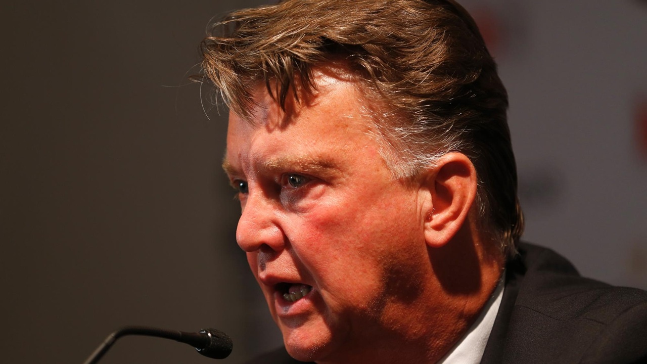 Van Gaal che Schweinsteiger choi toi hinh anh