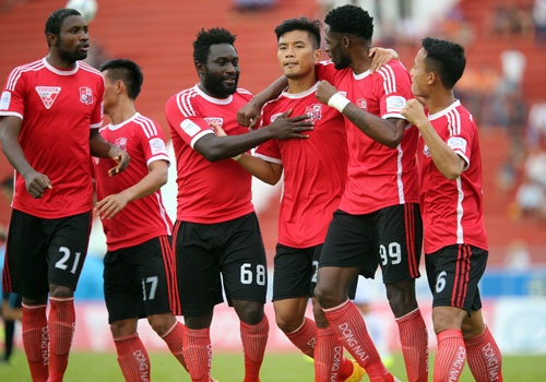 Thanh Hoa mat ngoi dau, HAGL dung ap chot bang xep hang hinh anh