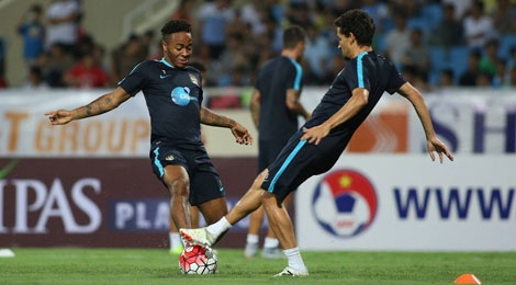 Hang nghin fan Viet co vu Man City tap luyen hinh anh