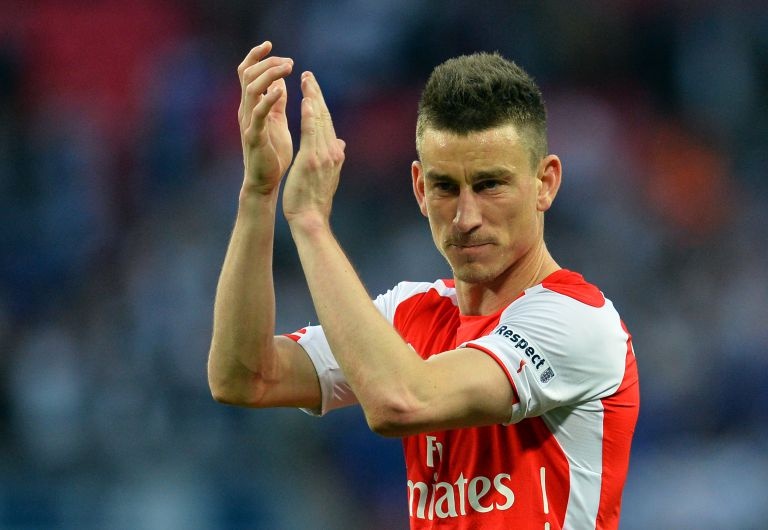 Koscielny bieu dien ky thuat va ghi ban kieu rabona hinh anh