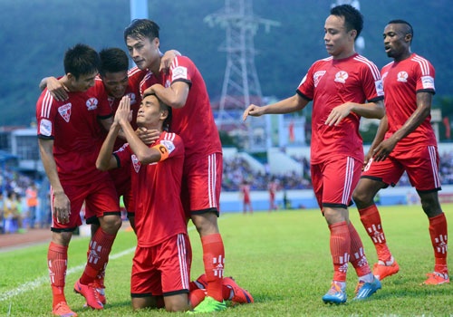 Choi thieu nguoi, HAGL thua Quang Ninh 0-3 hinh anh