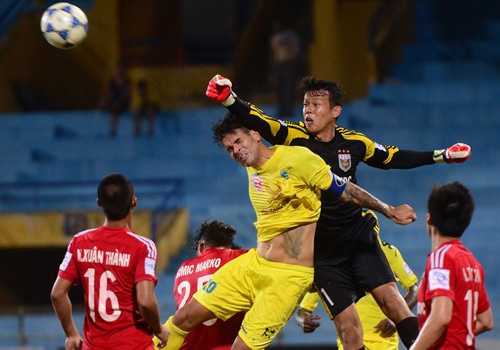 Hoa Ha Noi T&T 2-2, B.Binh Duong tiep tuc dan dau V.League hinh anh