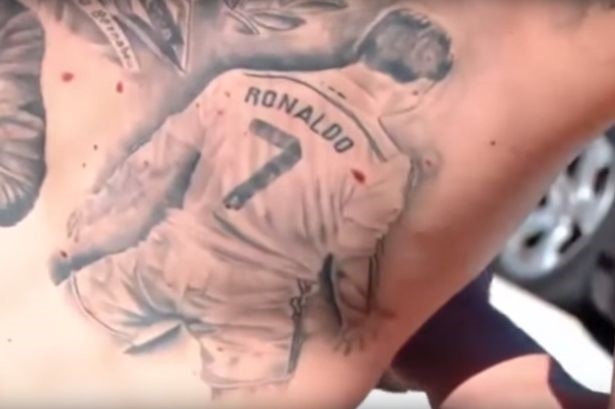 Fan cuong Ronaldo xam hinh than tuong hinh anh