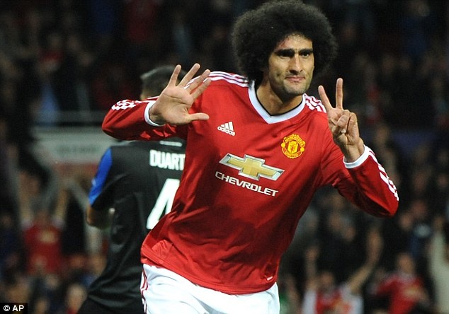 Van Gaal xep Fellaini da tien dao mua nay hinh anh