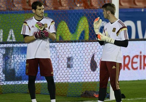 De Gea ‘xo hang’ dan anh Iker Casillas hinh anh
