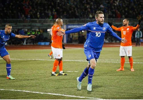 Tong hop tran dau: DT Ha Lan 0-1 Iceland hinh anh