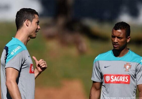 Cristiano Ronaldo tro tai sut phat dinh cao cung dong doi hinh anh