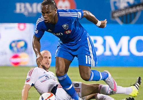 Drogba lap hat-trick dau tien o giai nha nghe My hinh anh