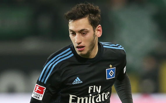 Kha nang sut phat cua Calhanoglu hinh anh