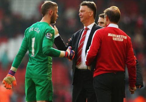 BLV Quang Huy: ‘Van Gaal nen trao co hoi ra san cho De Gea’ hinh anh