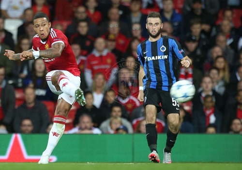 Memphis Depay nhan giai ban thang dep nhat thang 8 hinh anh