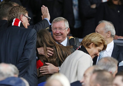 Sir Alex Ferguson hanh phuc khi MU thang Liverpool 3-1 hinh anh