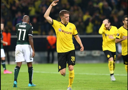 Dortmund gianh chien thang nguoc 2-1 o Europa League hinh anh