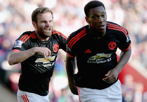 Martial lap cu dup dua MU len vi tri thu 2 Premier League hinh anh