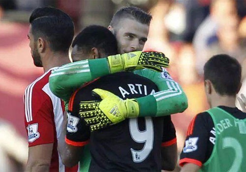 De Gea, Martial vao doi hinh tuan hay nhat Premier League hinh anh