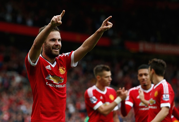 MU 3-0 Sunderland: 'Quy do' len ngoi dau bang hinh anh