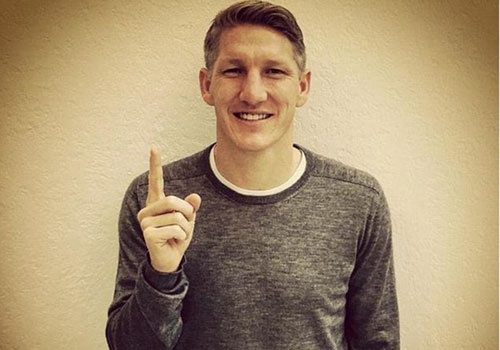 Schweinsteiger vui mung khoe MU len ngoi dau bang hinh anh