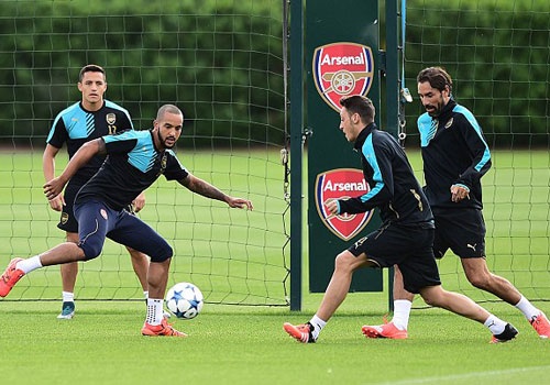 Arsene Wenger tuyen bo Arsenal phai thang Olympiacos hinh anh