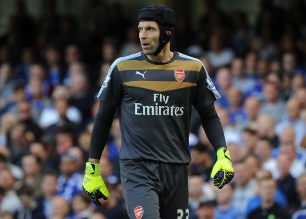 Arsenal se xep Petr Cech du bi o Champions League hinh anh
