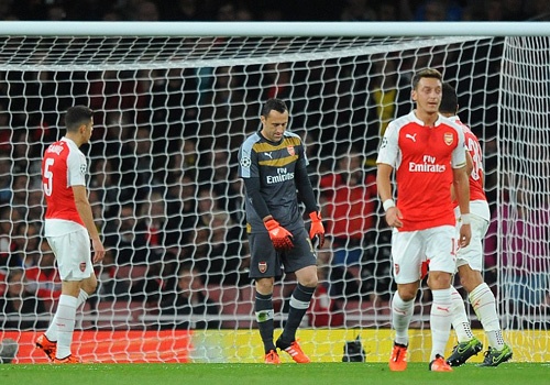 Ospina mac sai lam khien Arsenal thua dau o Champions League hinh anh