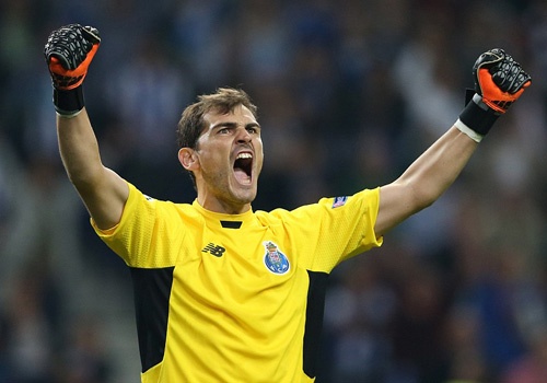 Casillas lap ky luc trong ngay danh bai Chelsea hinh anh