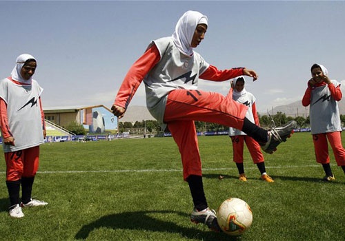 8 cau thu trong doi tuyen nu Iran bi nghi ngo ve gioi tinh hinh anh