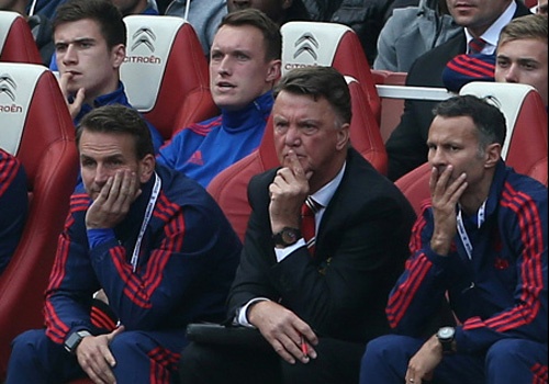 Van Gaal hoang mang khi MU thua Arsenal hinh anh