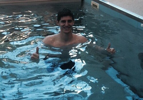 Courtois tich cuc ren the luc o be boi hinh anh