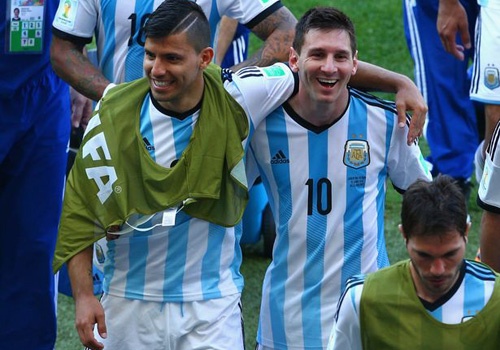 Aguero thay the Messi khoac ao so 10 o tuyen Argentina hinh anh