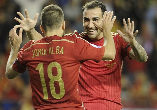 Thang 4-0, DT Tay Ban Nha vuot qua vong loai EURO 2016 hinh anh